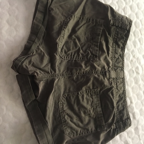 Old Navy shorts - Picture 2 of 3